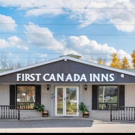 First Canada Hotel Cornwall Hwy 401 On Екстер'єр фото
