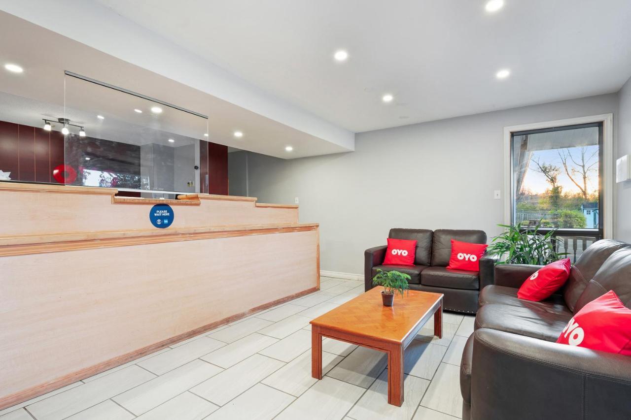 First Canada Hotel Cornwall Hwy 401 On Екстер'єр фото