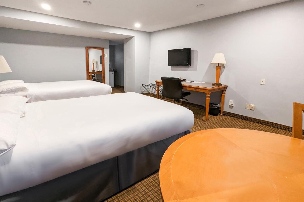 First Canada Hotel Cornwall Hwy 401 On Екстер'єр фото